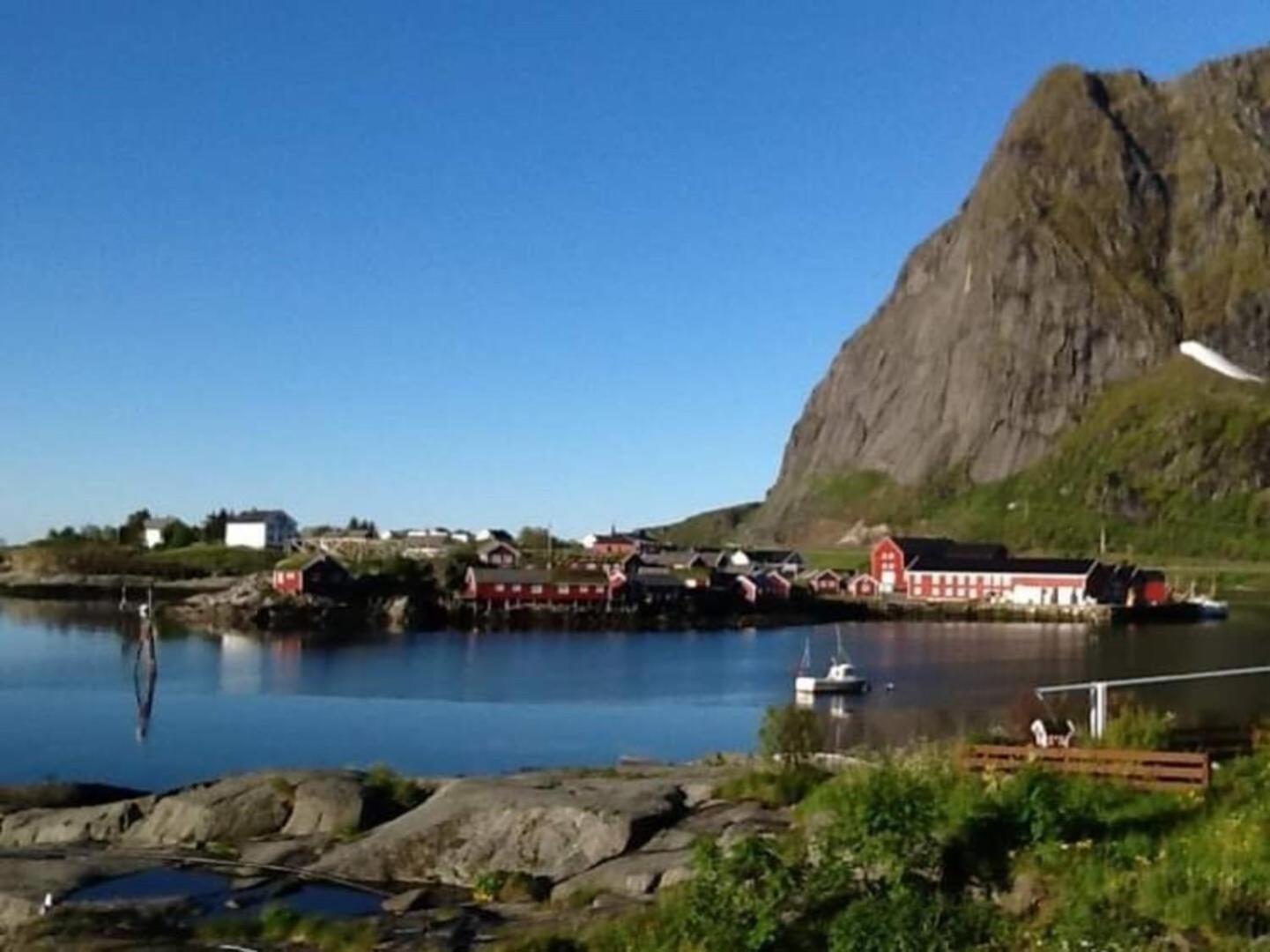 Nordlandshus Ved Havet Pa Reine, Lofoten Buitenkant foto