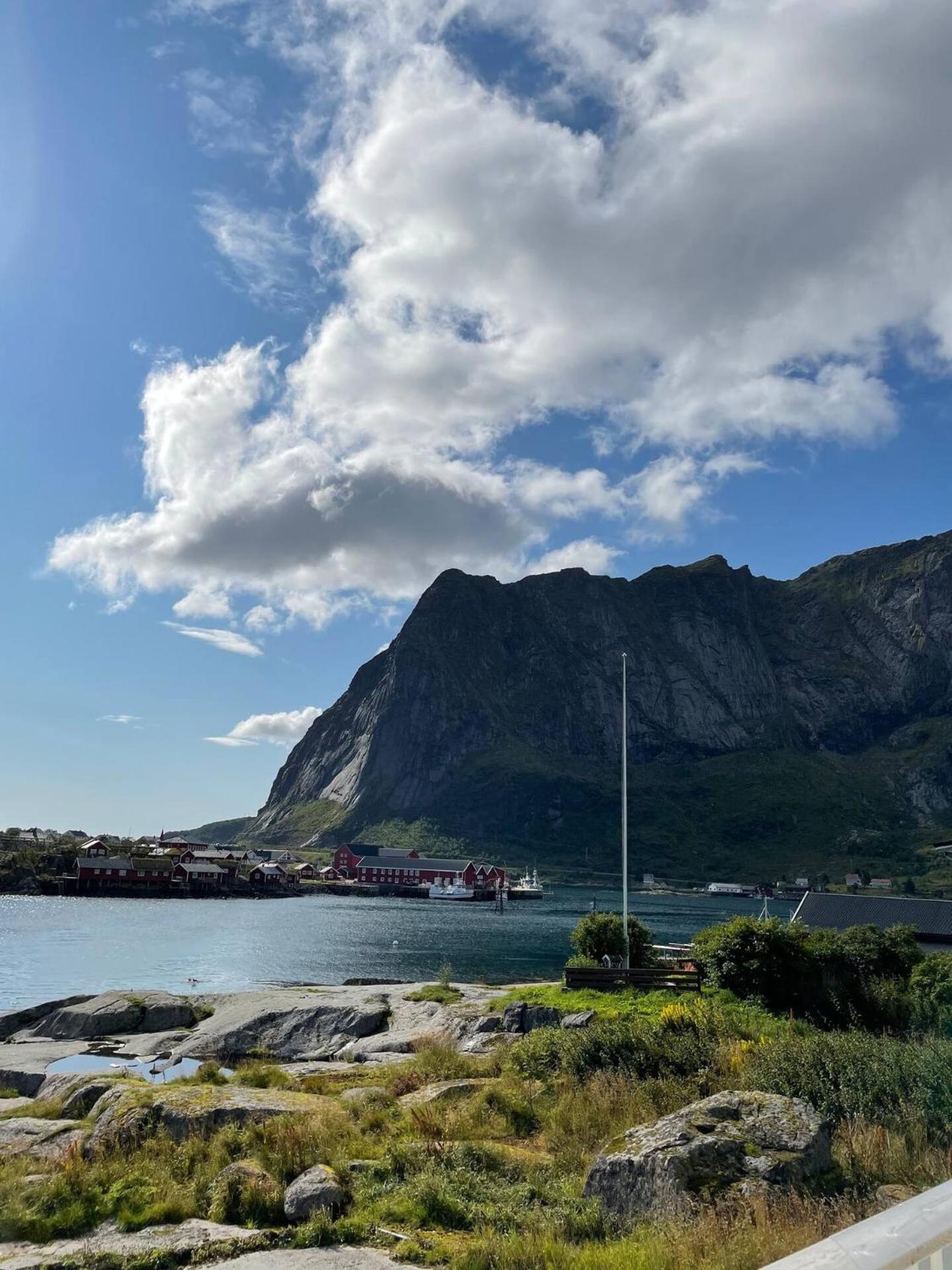 Nordlandshus Ved Havet Pa Reine, Lofoten Buitenkant foto